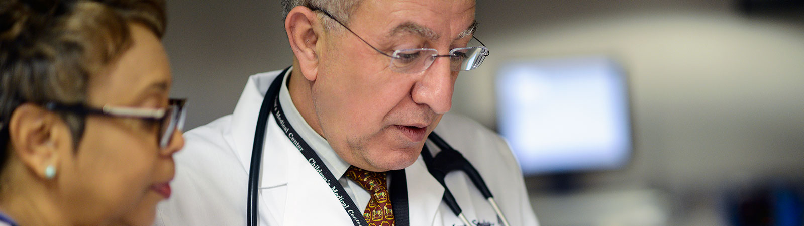 Nephrology_Doctor(L131121763)-1600x450